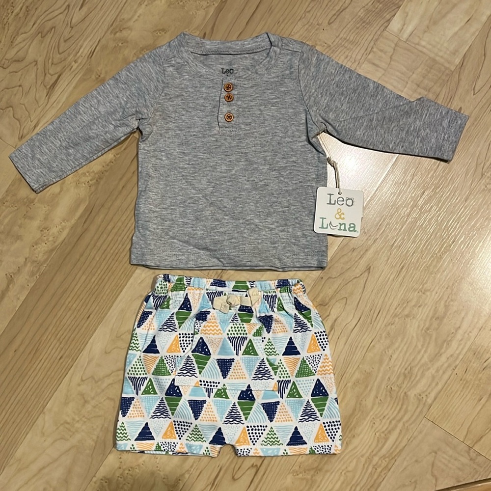 NWT 3-6mo Leo & Luna boy 2-piece outfit, gray long sleeve top & shorts